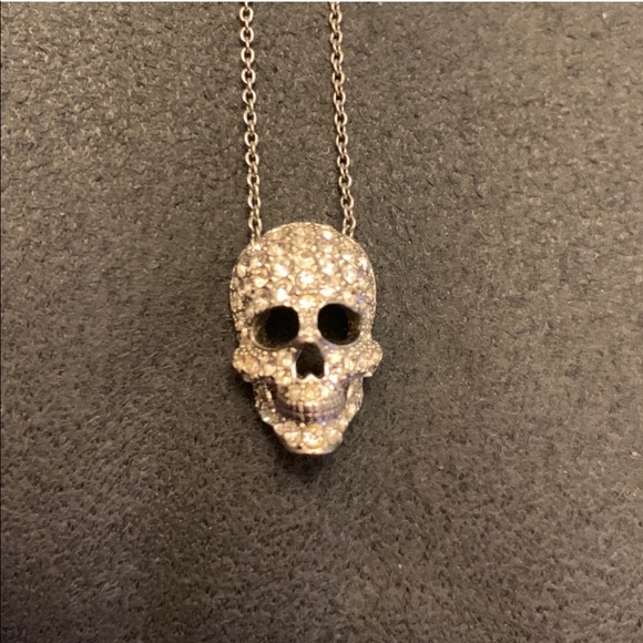 Crystal encrusted skull necklace - Picture 3 of 5